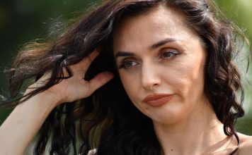 Olga je preko interneta kupila polovan telefon, a u njemu pronašla jezive snimke nepoznate žene: Poslednji video ju je naterao da pozove policiju Olga je preko interneta kupila polovan telefon, a u njemu pronašla jezive snimke nepoznate žene: Poslednji video ju je naterao da pozove policiju - featured image
