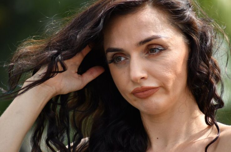 Olga je preko interneta kupila polovan telefon, a u njemu pronašla jezive snimke nepoznate žene: Poslednji video ju je naterao da pozove policiju Olga je preko interneta kupila polovan telefon, a u njemu pronašla jezive snimke nepoznate žene: Poslednji video ju je naterao da pozove policiju - featured image