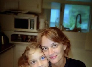 Usvojila sam djevojčicu s očima mog pokojnog muža — a godinu dana kasnije pronašla sam fotografiju u njenom rancu koja mi je sledila krv u žilama. Usvojila sam djevojčicu s očima mog pokojnog muža — a godinu dana kasnije pronašla sam fotografiju u njenom rancu koja mi je sledila krv u žilama. - featured image
