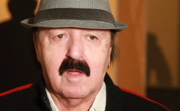 NAKON SAZNANJA O MELININOJ TRUDNOĆI Haris Džinović u teškom PSIHIČKOM stanju: Pogledajte snimak koji je zabrinuo javnost! (VIDEO) NAKON SAZNANJA O MELININOJ TRUDNOĆI Haris Džinović u teškom PSIHIČKOM stanju: Pogledajte snimak koji je zabrinuo javnost! (VIDEO) - featured image