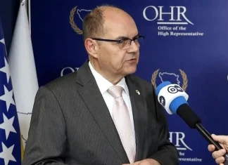 Schmidt: Postoje različita mišljenja u međunarodnoj zajednici o tome da li treba nastaviti s Dejtonom