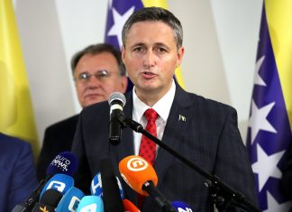 Za ilegalno otvaranje Graničnog prijelaza glasao je i jedan Bošnjak: Denis Bećirović, prije tri i po godine!