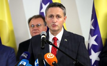 Za ilegalno otvaranje Graničnog prijelaza glasao je i jedan Bošnjak: Denis Bećirović, prije tri i po godine!