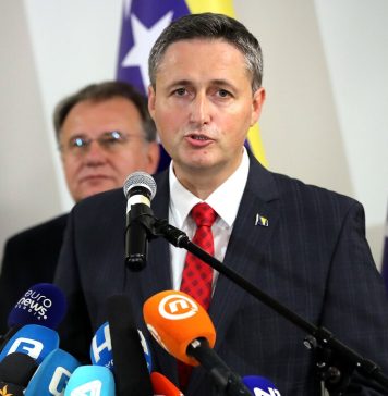 Za ilegalno otvaranje Graničnog prijelaza glasao je i jedan Bošnjak: Denis Bećirović, prije tri i po godine!