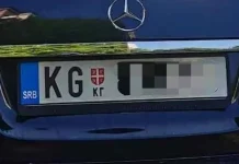 “Došli smo u Tuzlu iz Kragujevca, turistički. Čekamo slobodno mesto na parkingu. Prilazi nam čovek i pokazuje da otvorimo prozor…”