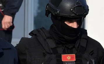 Crna Gora na nogama: Vučićeva “tajna garda” sletjela u Tivat, policija ih hitno vraća za Beograd