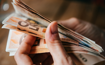 NOVAC IM DONOSI MIR: Ovi znakovi ulaze u period u kojem će mnogo lakše DISATI!