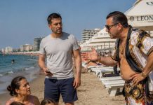 Vlasnik jedne plaže u Mamaiji pokušao je otjerati obitelj koja je sjedila na ručniku. Nekoliko minuta kasnije shvatio je da je izabrao pogrešnog čovjeka Vlasnik jedne plaže u Mamaiji pokušao je otjerati obitelj koja je sjedila na ručniku. Nekoliko minuta kasnije shvatio je da je izabrao pogrešnog čovjeka - featured image
